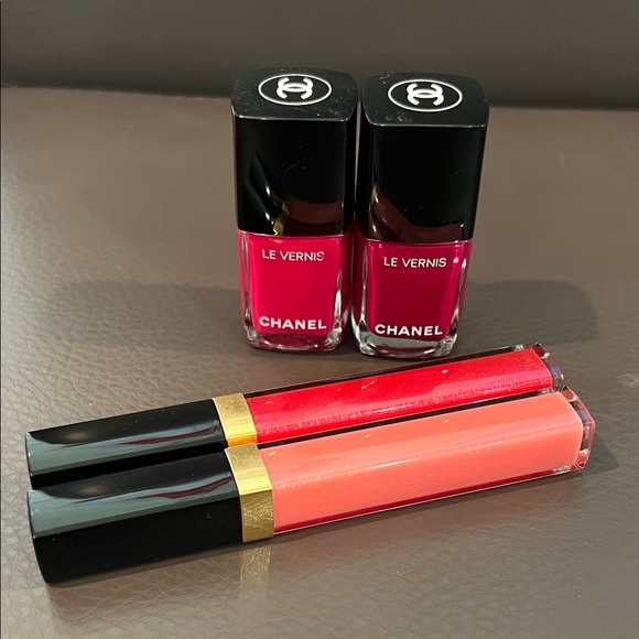 Chanel Le Vernis nail and 2 glosses - Picture 1 of 3